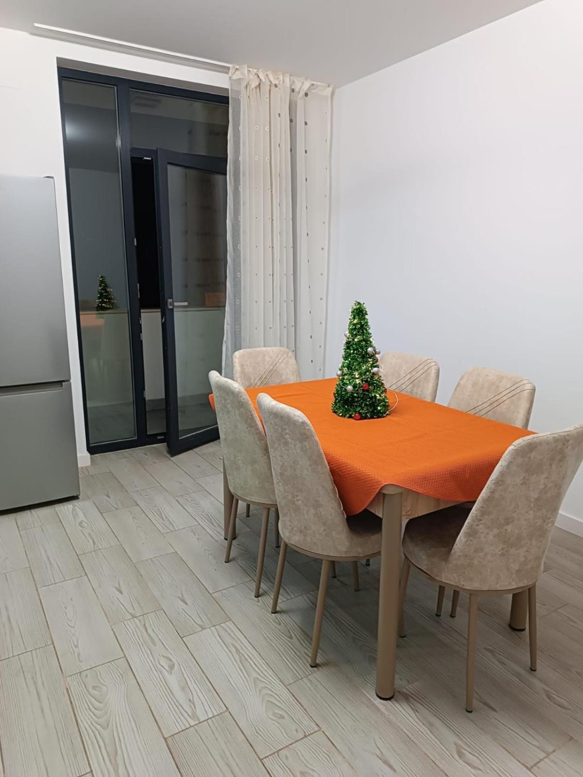 Apartament 2 Camere, Bloc Nou, Langa Promenada Moll, Capacitate 4 Persoane Craiova Exterior foto
