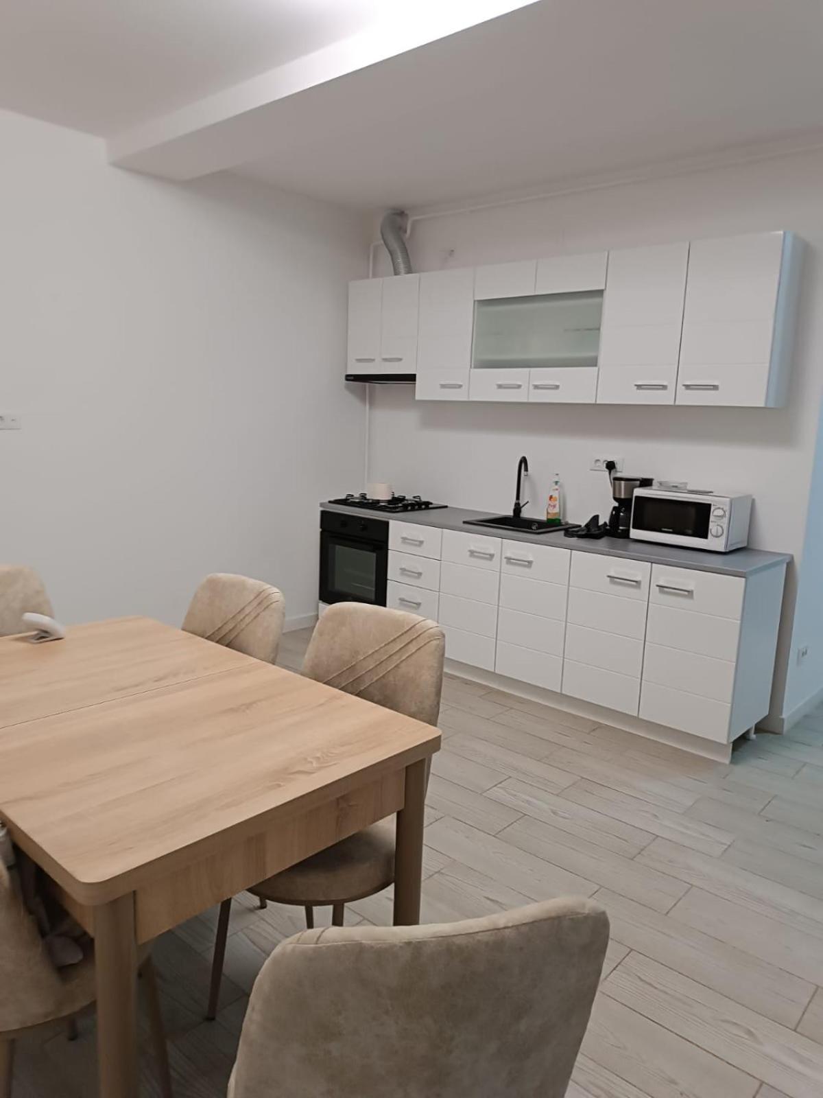 Apartament 2 Camere, Bloc Nou, Langa Promenada Moll, Capacitate 4 Persoane Craiova Exterior foto